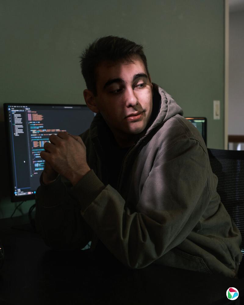 扎克·泰勒于2023年从俄勒冈州立大学获得计算机科学学位,他已经申请了近6000份科技工作。