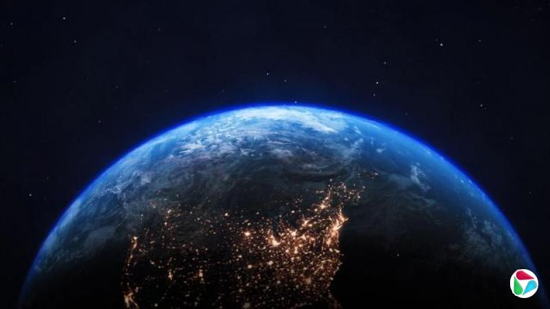 地球的影像,远方闪烁着星光与光亮的迹象