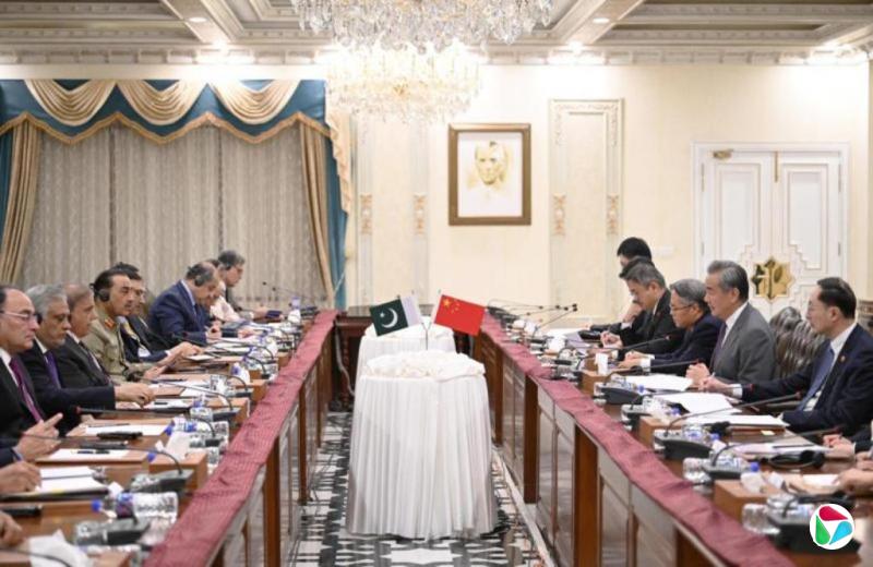 王毅访巴基斯坦:加快推动升级版中巴经济走廊建设