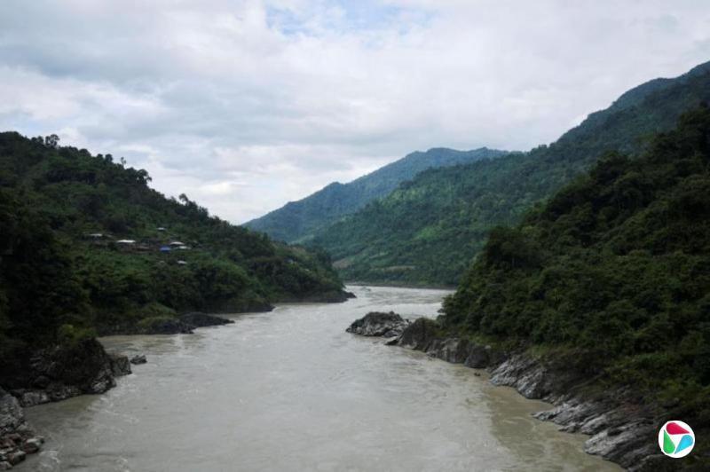 忧雅鲁藏布江巨坝致河流量减少85% 印度加速推进当地建坝工程