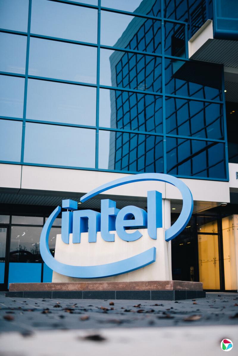 英特尔的联合创始人及早期员工确立了公司的长期主导地位。但它无法永远抵挡硅谷的颠覆性力量。