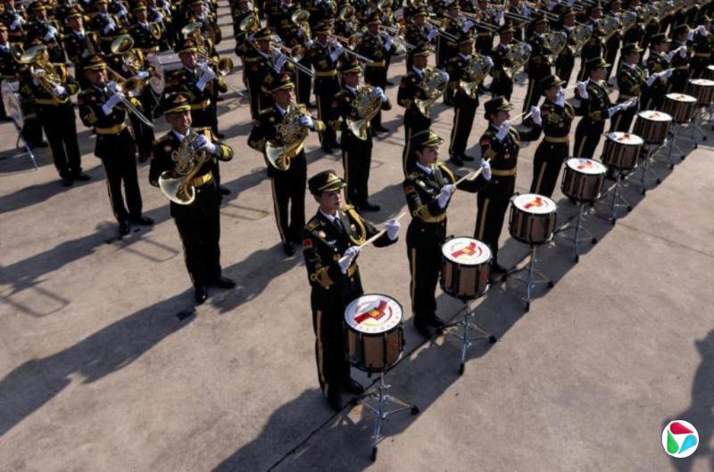 韩咏红:中国九三阅兵的“朋友秀”和“武器秀”