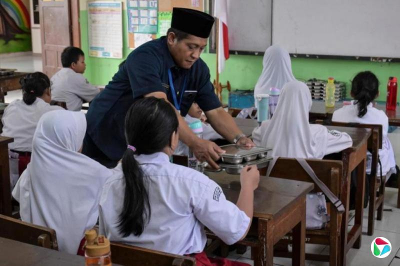 印尼明古鲁约400儿童疑因免费餐中毒送院