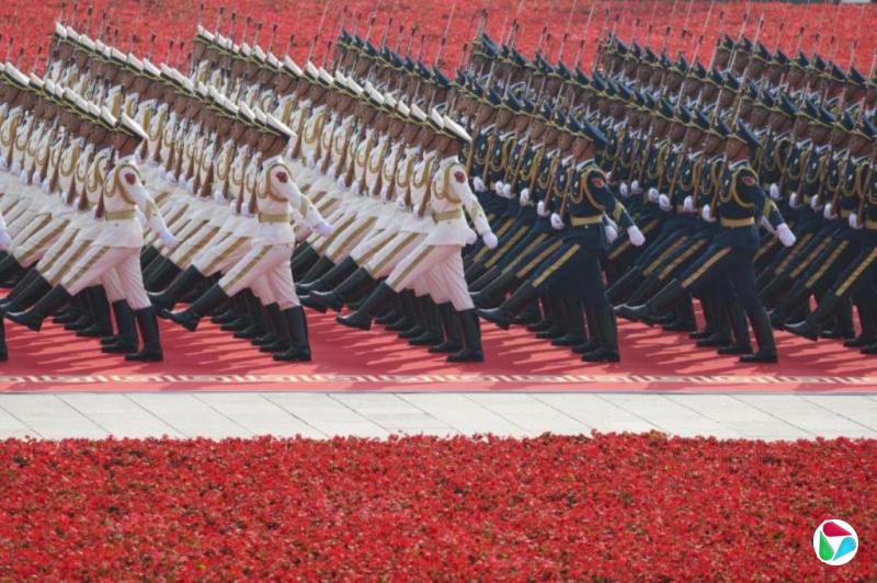 极现场:逾4万人观礼九三阅兵 中国官媒晒图爱国热情升温