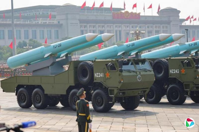 中国在阅兵式上展示的鹰击-20高超音速反舰导弹