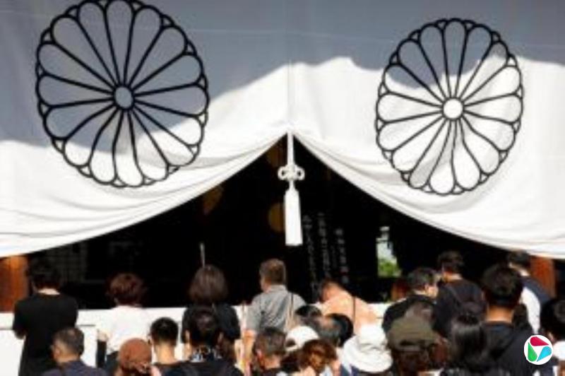 日前首相:怀反省谢罪心情参加阅兵