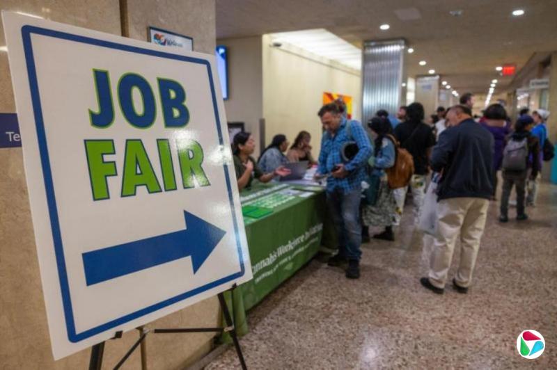 美国就业增长疲软失业率升 特朗普:真实数据还要等一年