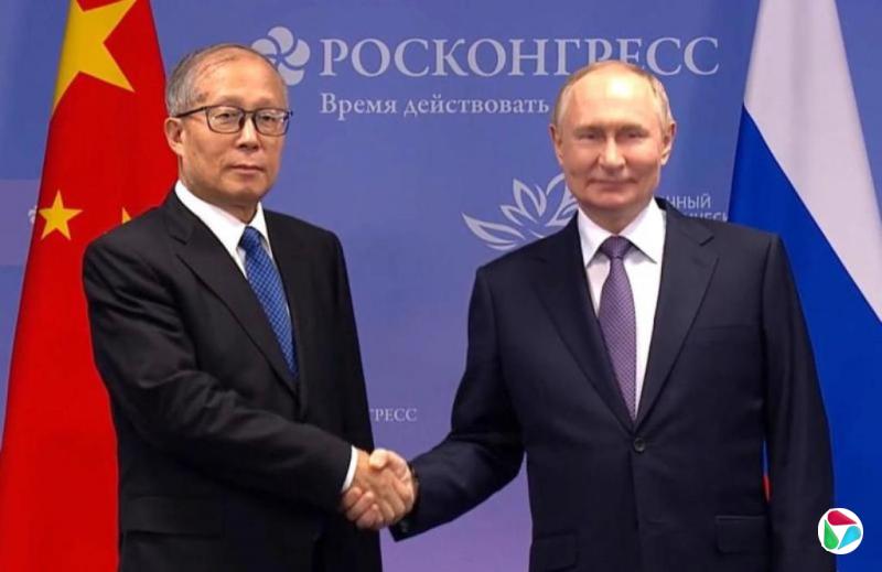 李鸿忠会普京:愿推动中俄关系向更高更广更深发展