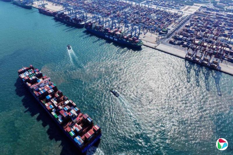 中国今年前八个月对美贸易总值下降13.5%