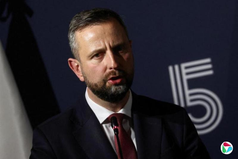 波兰防长:波兰对侵犯领空敌对飞行器使用武器