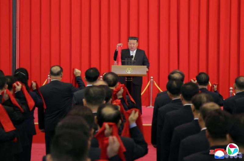 金正恩出席建政纪念活动 重申巩固拥核地位决心