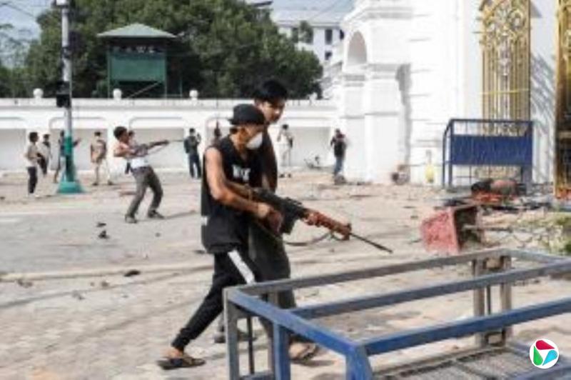 台民众受困尼泊尔求助无门 台外交部称虚心检讨