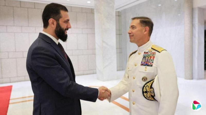 美军司令罕见访叙 讨论合作打击伊国组织