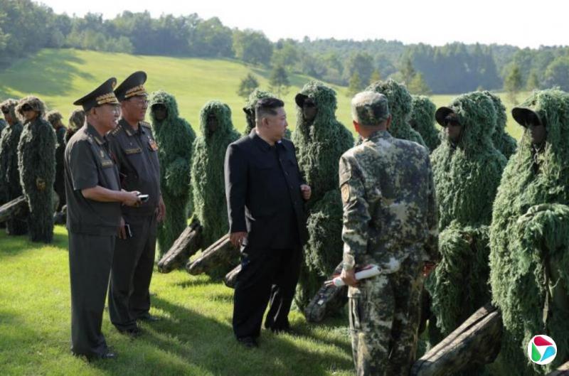 金正恩:朝鲜将出台核武与常规武器并举政策