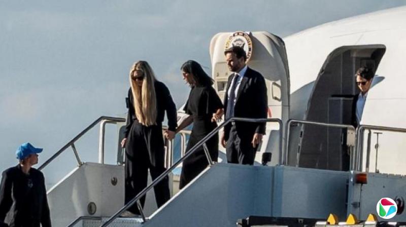 埃里卡·柯克 (Erika Kirk) 与第二夫人乌莎·万斯 (Usha Vance)