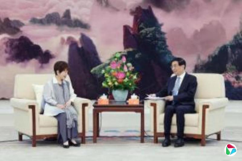 沈晓明见洪秀柱:愿始终秉持两岸一家亲理念