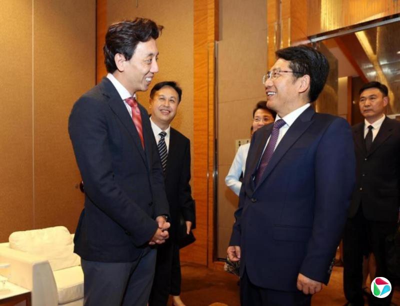 新中两个省级经贸理事会的新方主席换人