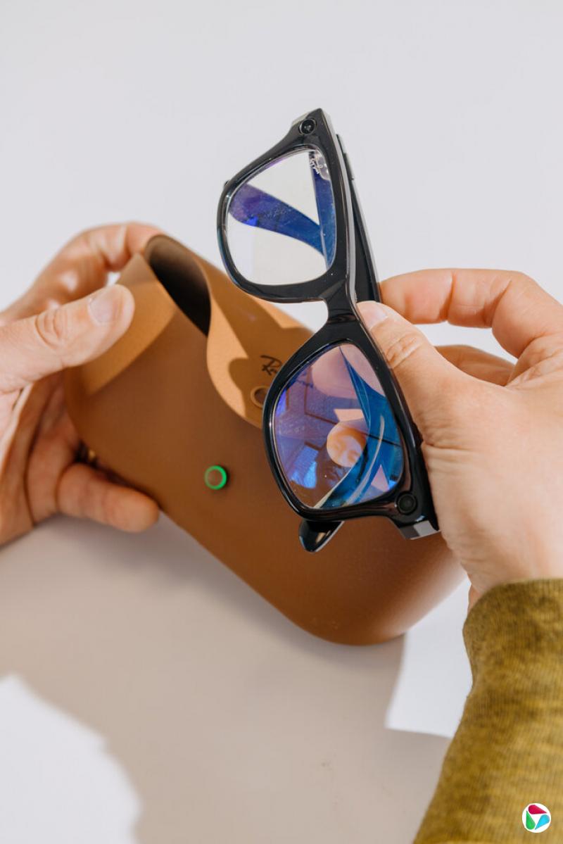 Meta已经在其雷朋智能眼镜中加入了人工智能技术。