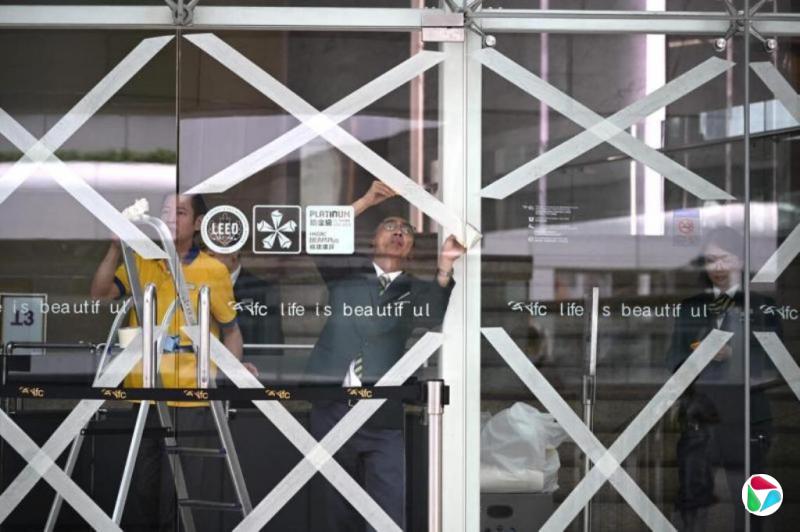 超强台风桦加沙逼近 香港改挂八号风球