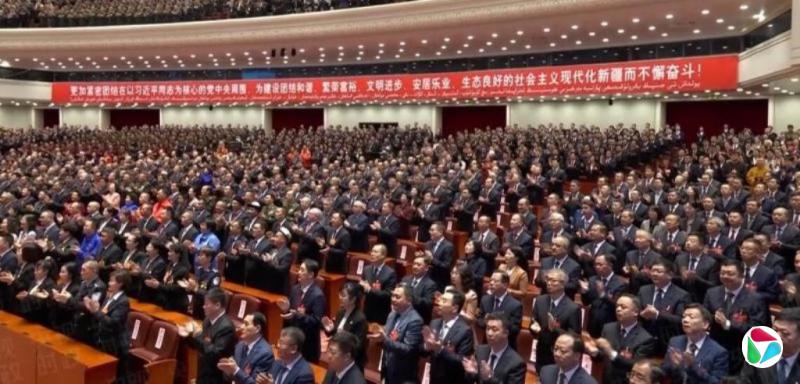 习近平出席新疆维吾尔自治区成立70周年庆祝大会