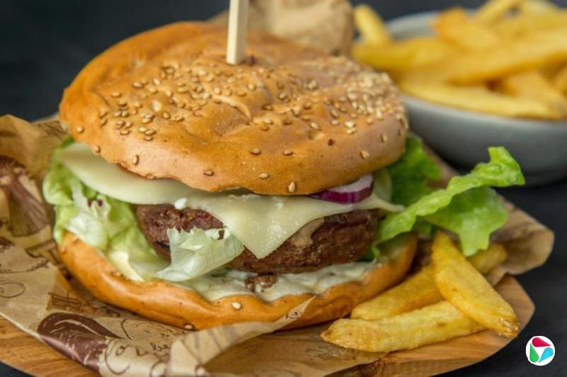 马国饮食新规 学校禁售12类食品与饮料