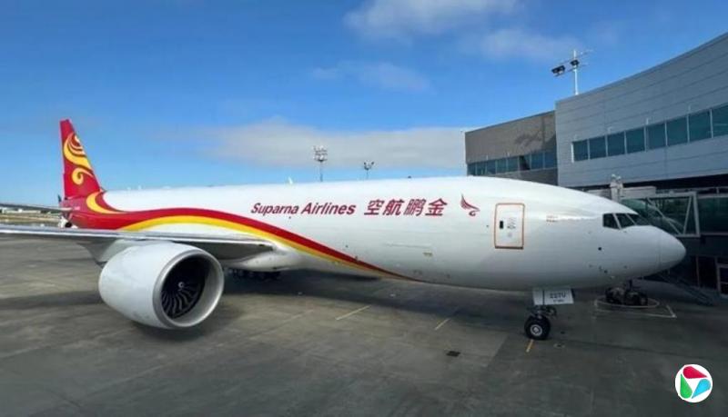 中国金鹏航空接收首架波音777货机
