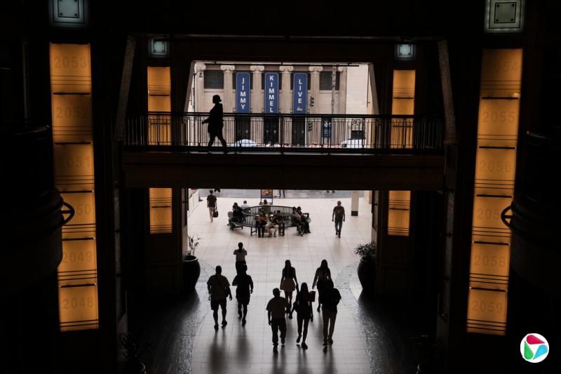 周四,洛杉矶埃尔卡皮坦剧院——《吉米·坎摩尔直播秀》的录制地。坎摩尔的节目已被美国广播公司“无限期”停播。