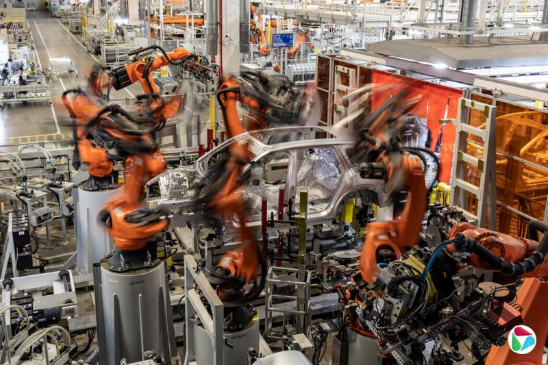 合肥一条汽车装配线上工作的机器人。中国的机器人公司与电动汽车和人工智能行业的企业一样,都已从国家层面的推动中受益。