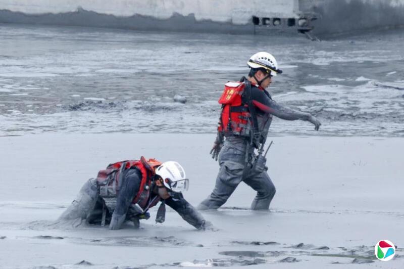 庄慧良:“铲子超人”和“帆布超人”点亮的微光