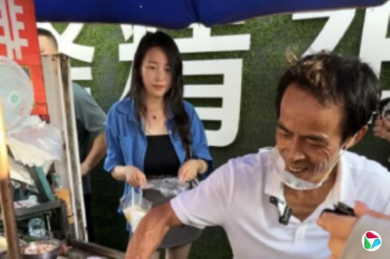 “鸡排哥”称10月8日正常出摊