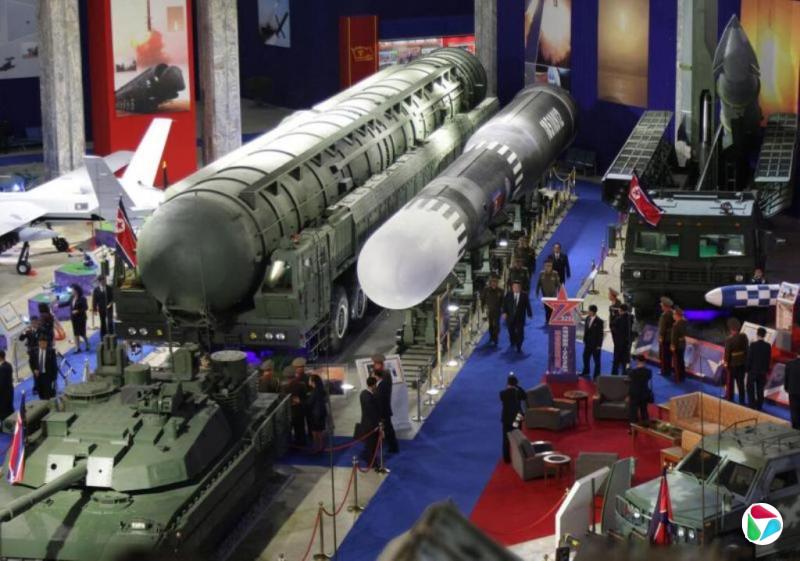 高调展示新型战略武器 金正恩警告:韩国领土安全自行判断