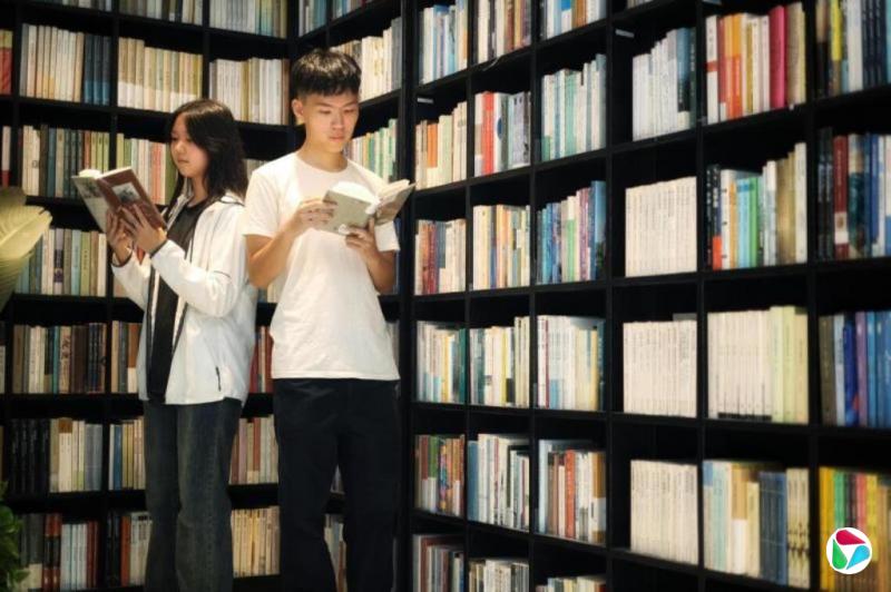 黄绍安:阅读新生态与人工智能的契机——回应陈志锐《重塑深度阅读的生态》