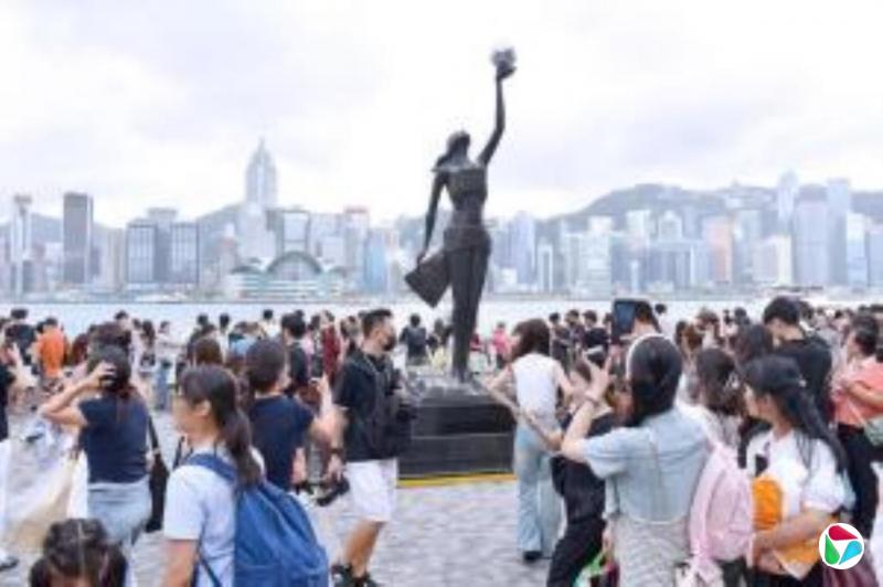 128万大陆游客黄金周访港 港旅促会称数目理想