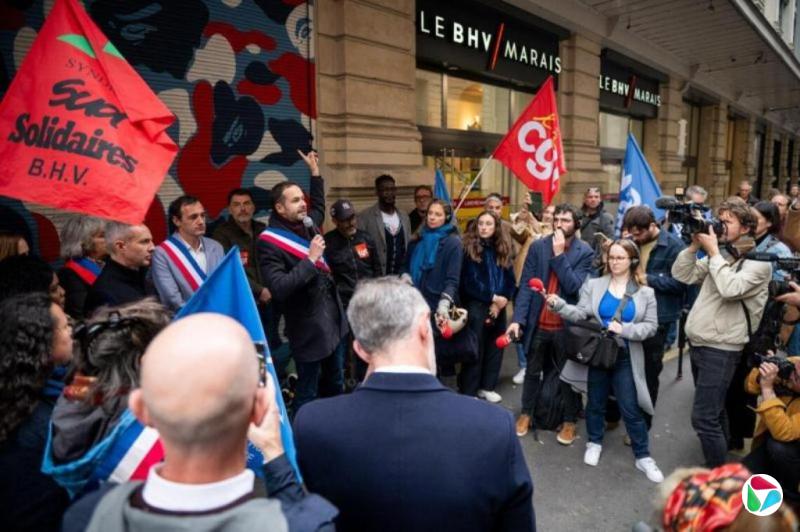 巴黎BHV商场员工示威抗议希音永久进驻