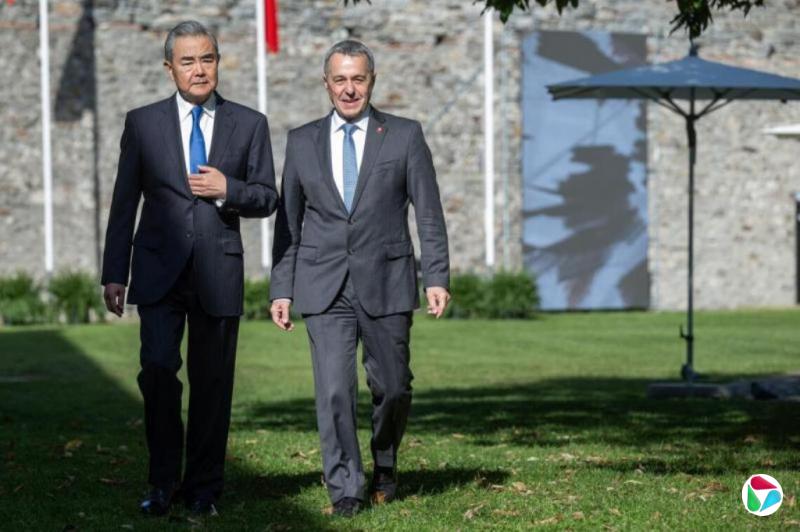 瑞士外长望明年初达成中瑞升级版自贸协定