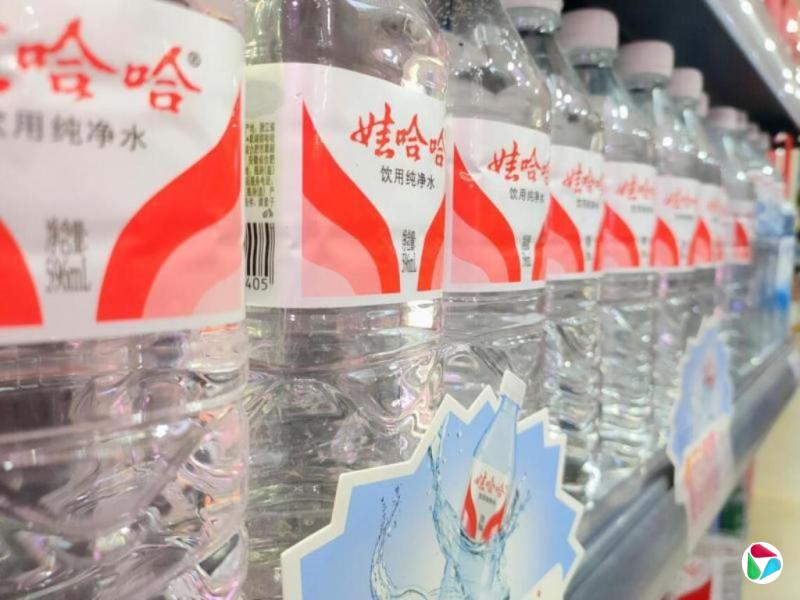 娃哈哈创始人弟弟与侄女各推新品牌对打