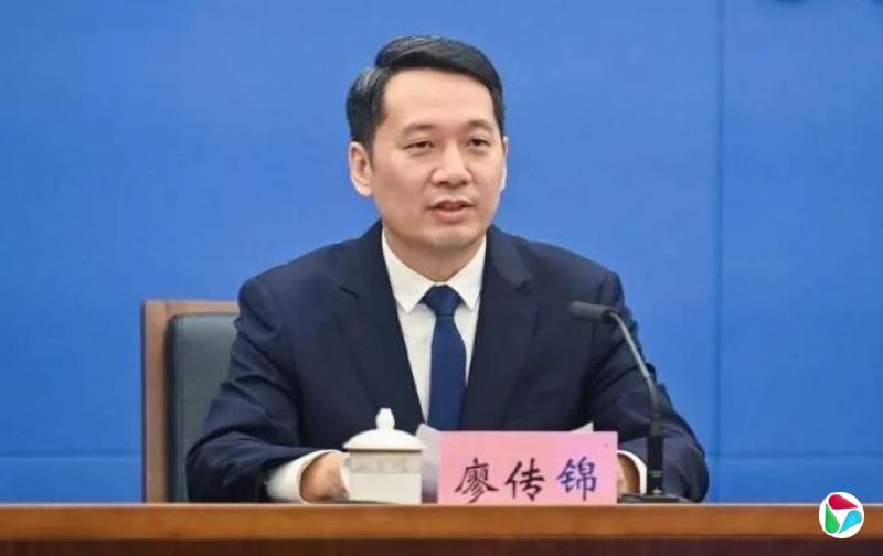 曾任共青团重庆市委书记,廖传锦已任荣昌区政府党组书记