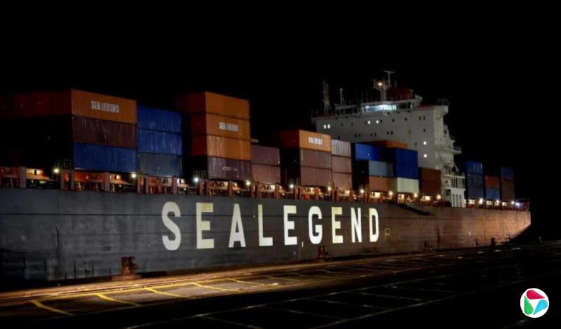 中欧北极快航航线首艘货船抵达英国