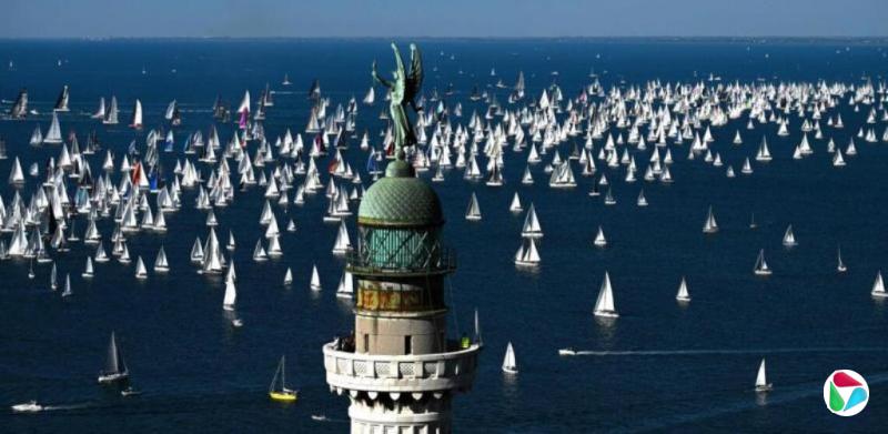 君不见:白帆与蓝海