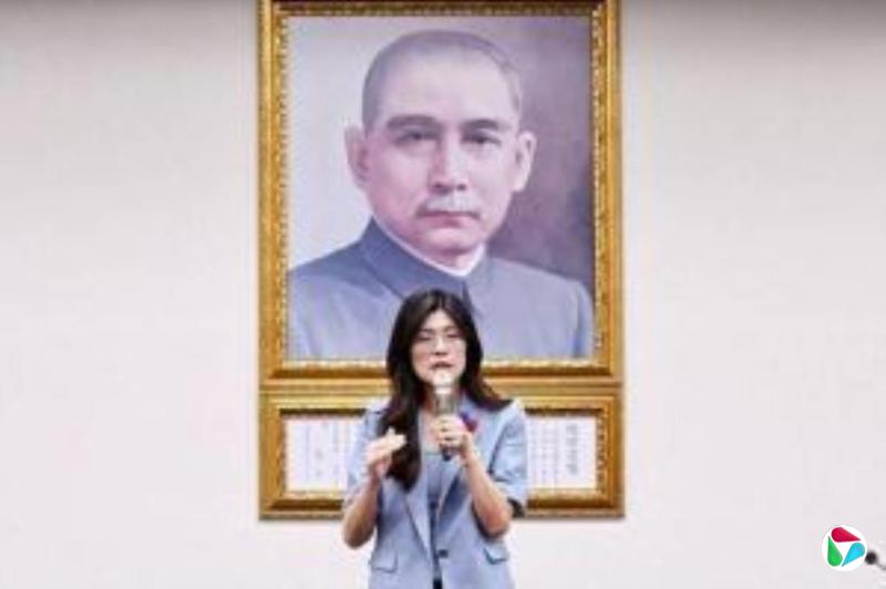 马英九贺郑丽文当选:坚守九二共识 促进两岸关系