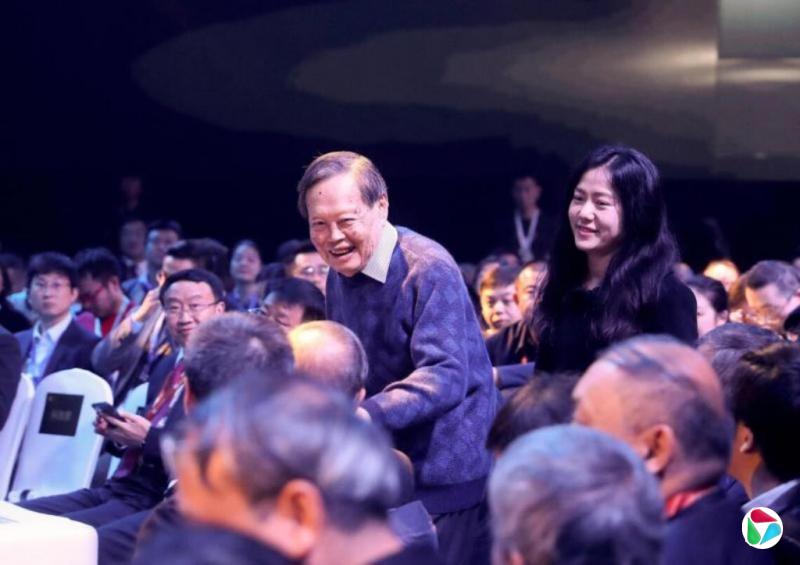 翁帆刊文缅怀杨振宁:有他多年陪伴何其有幸