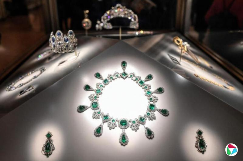 卢浮宫失窃案案情披露 马克龙重申加强遗产保护