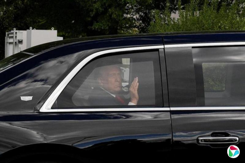 韩企掌门人到美国高球场与特朗普互动 谈投资造船合作