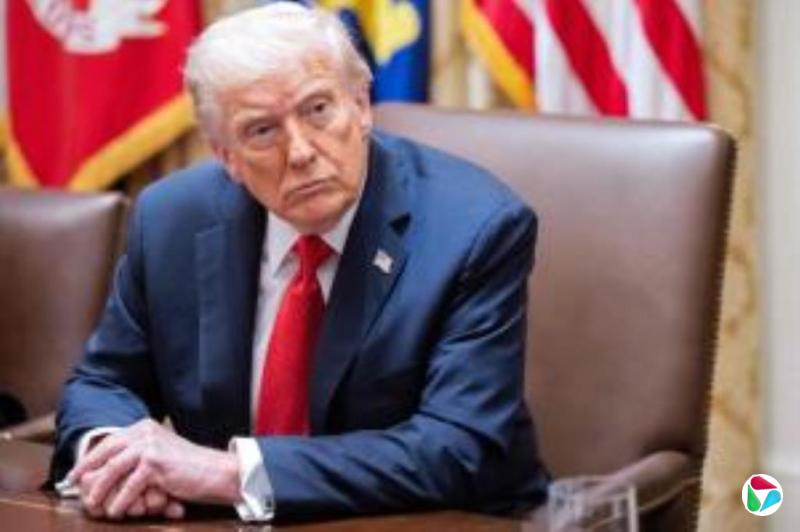 特朗普称明年初访华 中国外交部:中美元首保持密切沟通