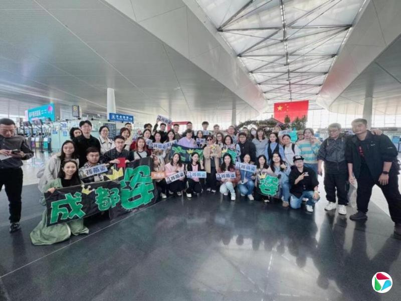 新中跨国追星记:你家明星我也追