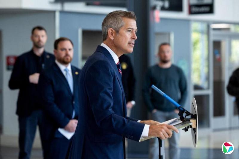 政府持续停摆 美交通部长:空管员承受的压力不可接受