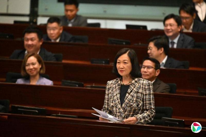 叶刘淑仪宣布弃选 但强调继续行政会议工作不退休