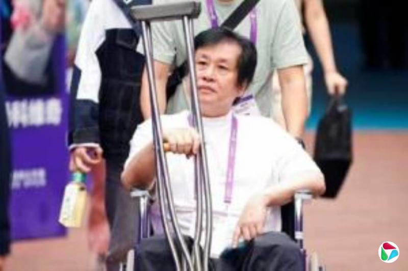 遭郑智化怒斥“没人性” 深圳机场:立行立改尽量提供廊桥