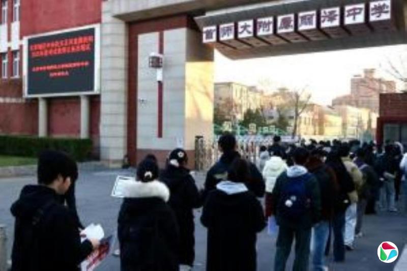 中国官媒:放宽限龄优化公务员队伍结构 符合人口现实趋势