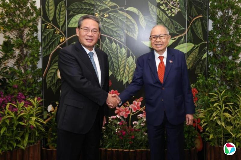 中国总理李强与我国代总统张赞成会面